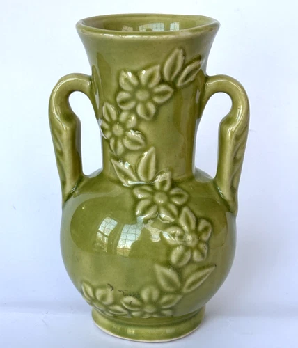 1940's SHAWNEE Pottery DAISY CHAIN Chartreuse Green VASE, 5"