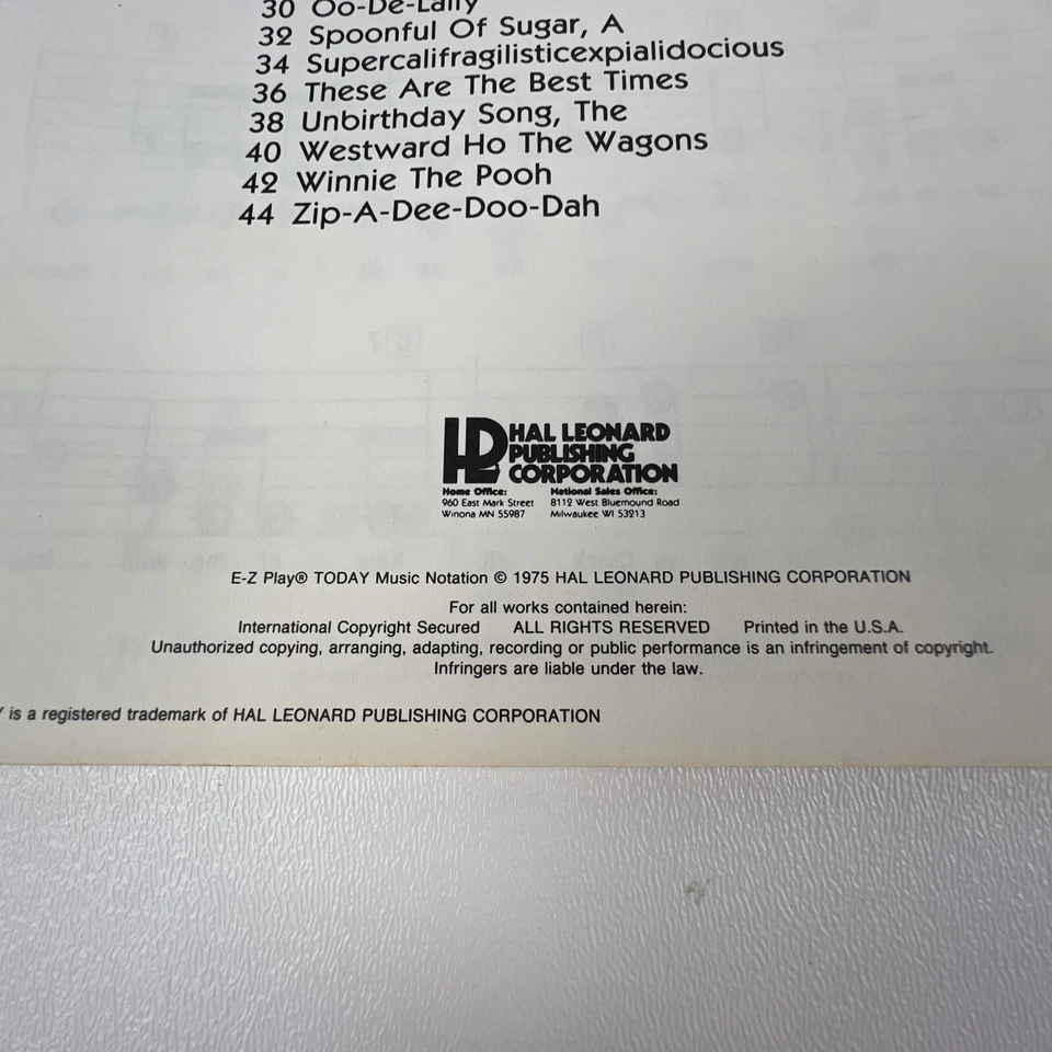 TECLADO ELECTRÓNICO FÁCIL VOLUMEN DE MÚSICA 43 FAVORITOS DE WALT DISNEY DE COLECCIÓN Foto 4 de 4