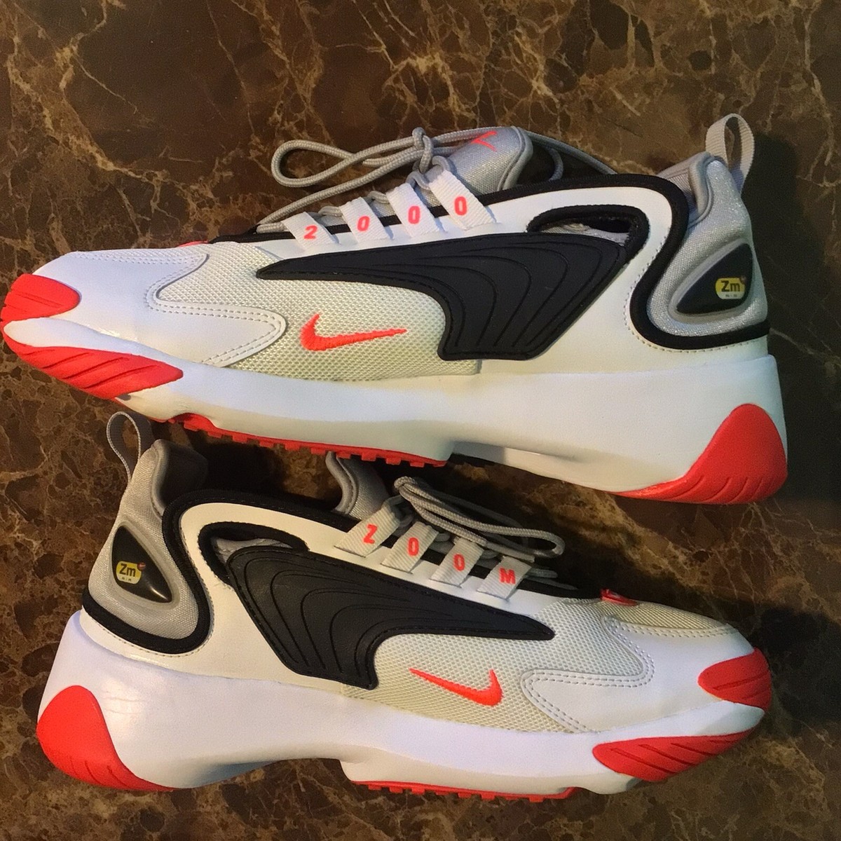 Nike Air Zoom 2000 ホワイト/オレンジ Nike Zoom 2K Men's Shoe. Nike LU