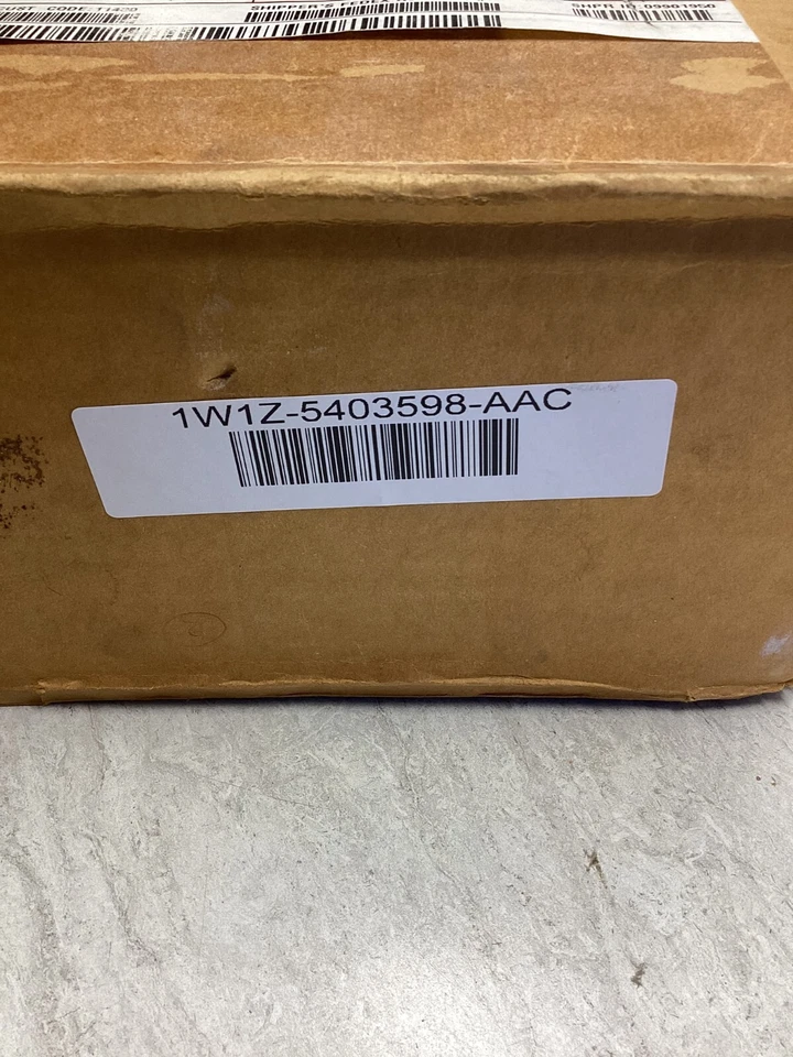 2001-2002 Lincoln Town carro fabricante de equipamento original para-brisa lateral de passageiro Moldin 1W1Z-5403598-AAC - Imagem 4 de 4