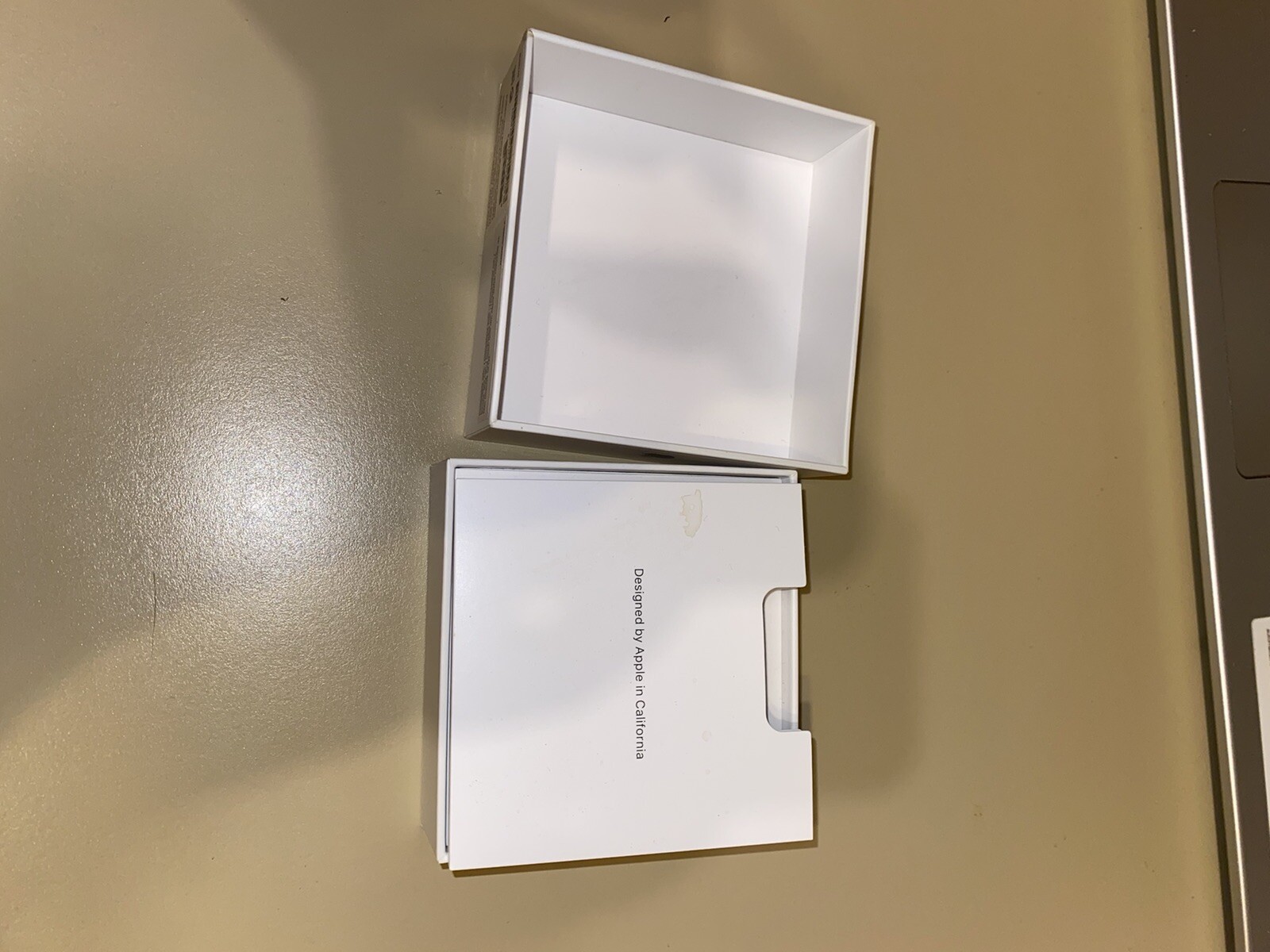 Apple AirPods 1. Generation mit Ladecase - Weiß Linker Kopfhörer  