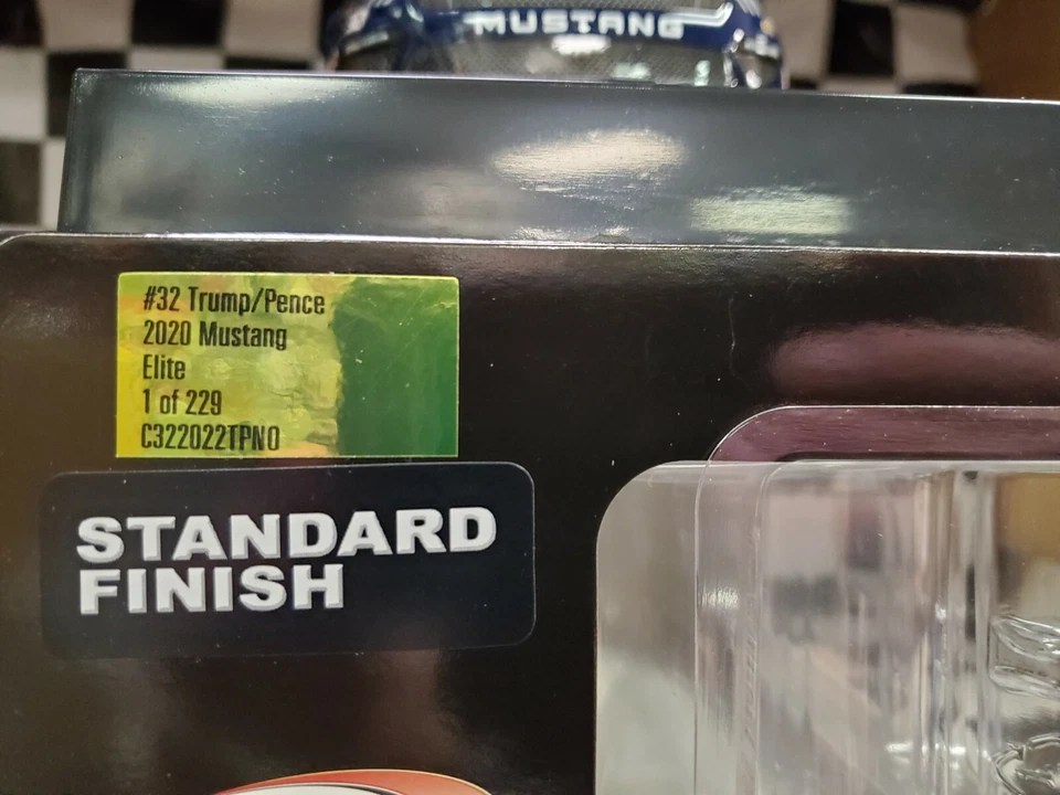 Corey Lajoie #32 Tromba Pence 2020 Elite 1:24 Auto Action C322022TPNO - Immagine 2 di 4