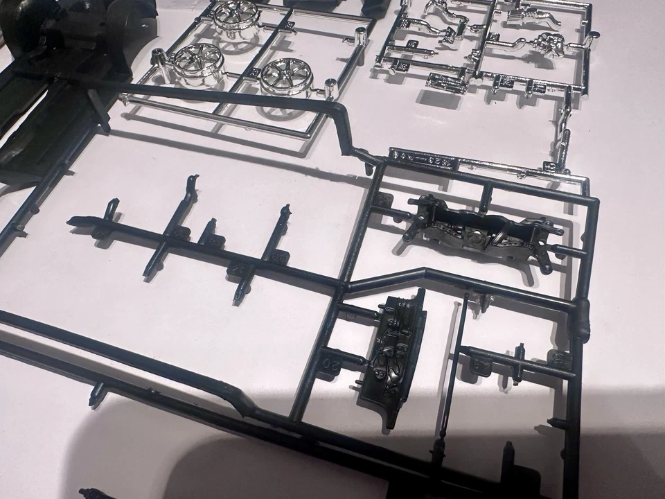 REVELL 1/25 Fast And Furious Green Mitsubishi Eclipse KIT INCOMPLETE READ - Image 4 of 4