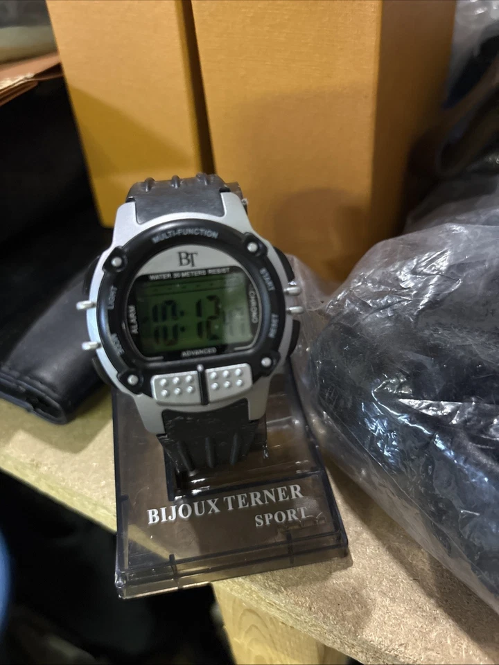 Reloj deportivo digital para hombre Bijoux Terner tono negro día fecha mes WR 30M Foto 2 de 3