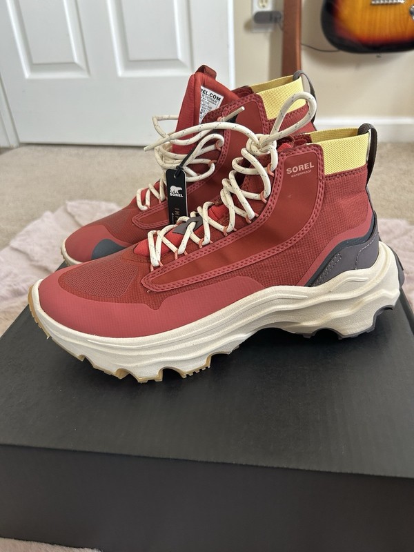 Sorel Kinetic Break thru Venture Mid WP Waterproof Shoe. Women’s Size9.5. New. 
