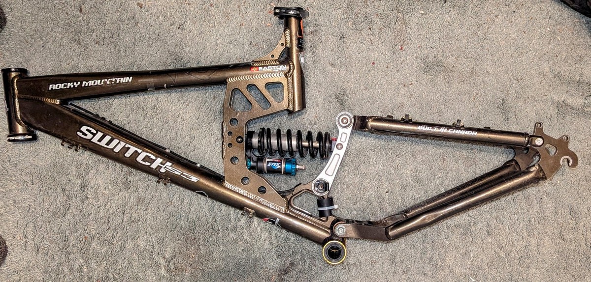 ROCKY MOUNTAIN SWITCH BICYCLE FRAME AND FOX DHX 5.0 REAR COIL