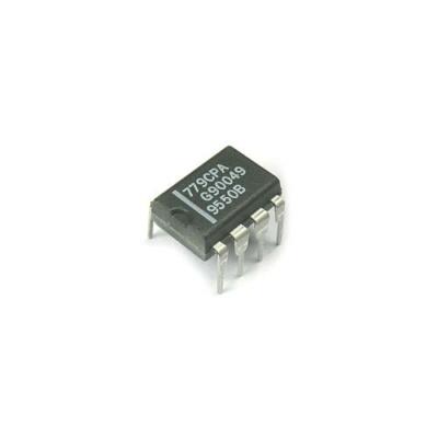 [3pcs] MAX779CPA ADJ up 6V 0.2A DC-DC Converter DIP8