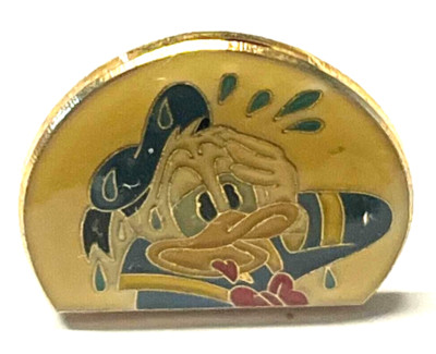 Disney Donald Duck Pin (H26)