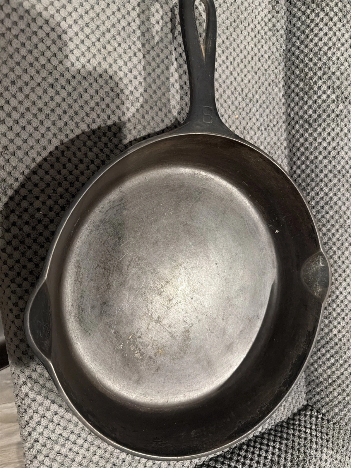 Griswold Cast Iron No. 8 Skillet Fry Pan Vintage Large Logo Erie 704 V