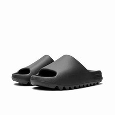 Yeezy Slide Dark Onyx Size 12