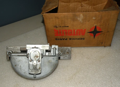 1959 FAIRLANE GALAXIE SUNLINER RETRACTABLE RANCHERO VACUUM WIPER MOTOR NOS FORD