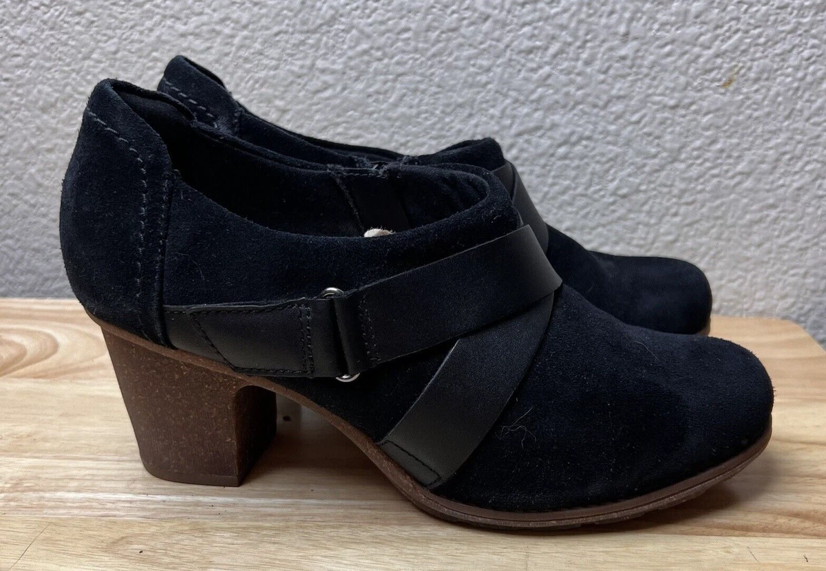 Clarks Collection Soft Cushion Black Suede Booties Heeled Women s Shoes Sz 9