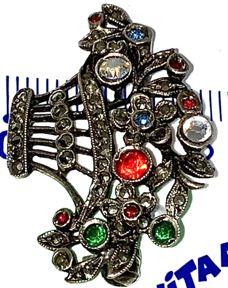 SPILLA CESTINO DI FIORI TRAFORATO IN ARGENTO 835 MARCASITE E STRASS COLORATI - Immagine 4 di 4