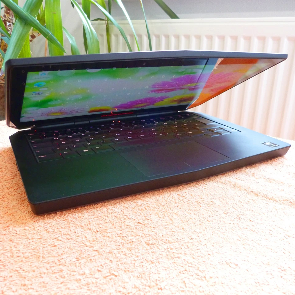 Alienware 13 R1 Netbook 13 Zoll 2K QHD Gaming GTX l Windows 11 SSD 16GB RAM NEU - Bild 4 von 4