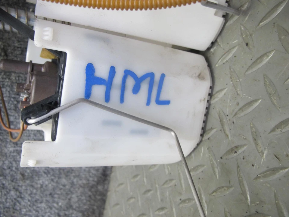 07-11 MERCEDES W164 ML63 AMG M156 FUEL PUMP & SENDING UNIT SET OEM - Image 2 of 4