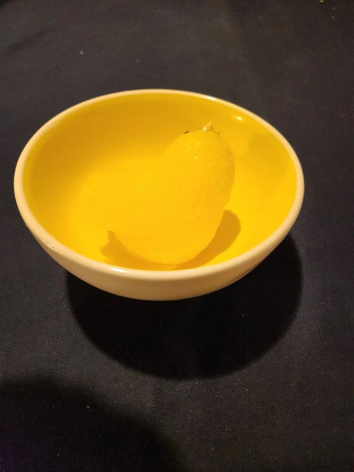 RAE DUNN Blanco Amarillo Interior GOMINOLAS Caramelo Cereal Helado Cuenco... Foto 3 de 4