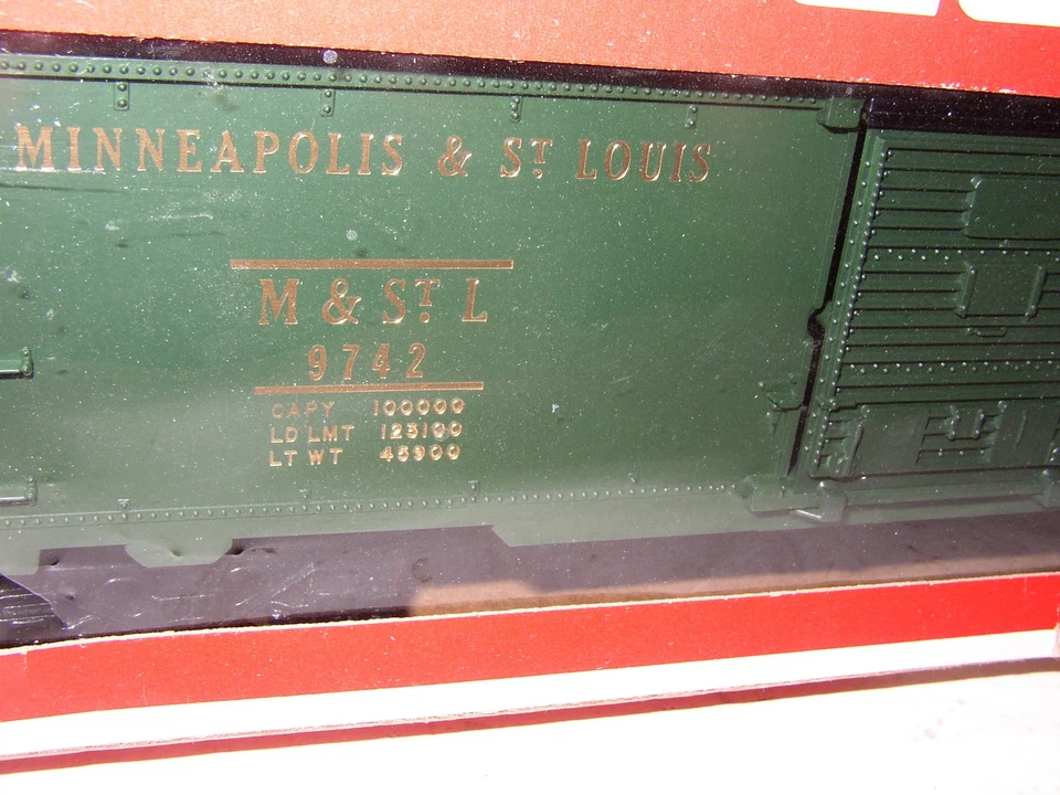 Lionel Season's Greeting's 1973 Box Car M&StL 9742 Minneapolis & St. Louis - Image 2 of 3