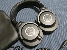 Audio-Technica ATH-M40x Professional Studio Monitor Headphones Black w/ Cables