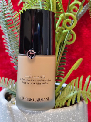 6.5 Giorgio Armani 1 Oz. Luminous Silk Foundation 6.5 ( SEE DETAILS & PHOTOS )