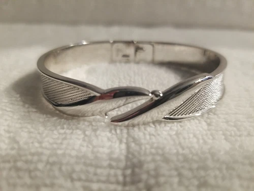 Vintage Monet Bracelet Silver Tone Costume Jewelry. Expandable Spring.