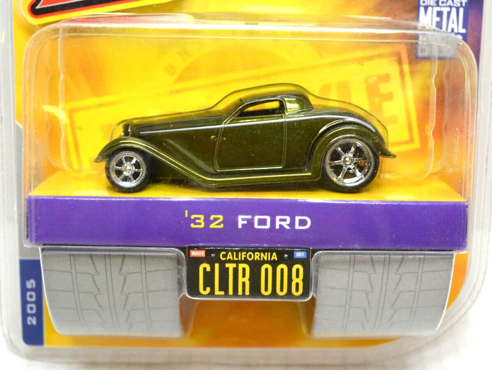 Jada Toys D-Rods '32 1932 Ford Green 2005 Wave 1 Die-Cast 1/64 Scale - Image 2 of 3