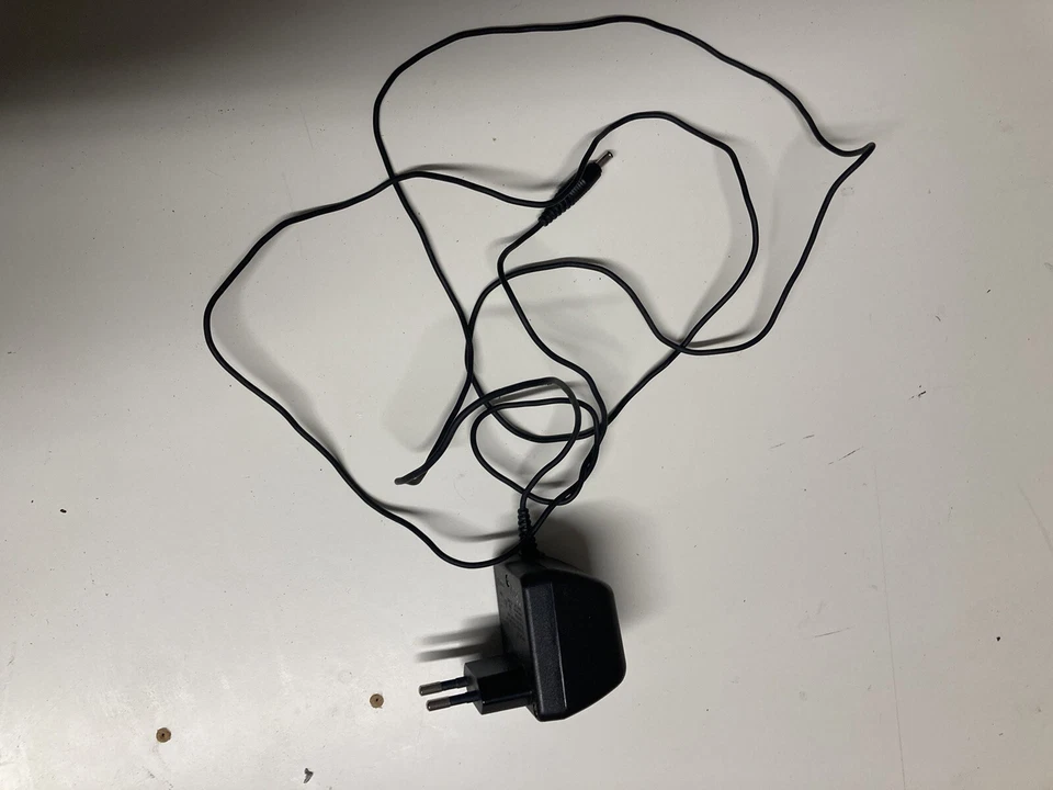 Nokia AC-P7E Caricabatterie per Cellulari - Nero - Immagine 2 di 3