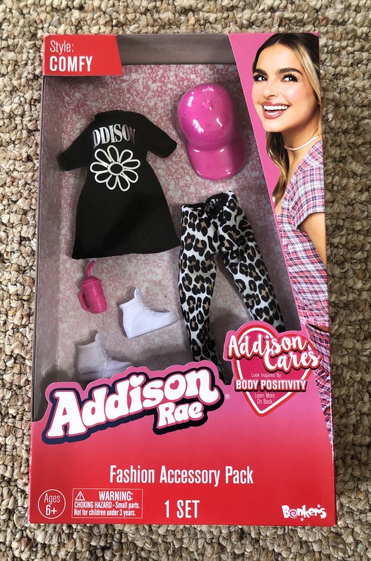 ADDISON RAE Fashion Accessory Pack- Comfy, Clothing and Accessories