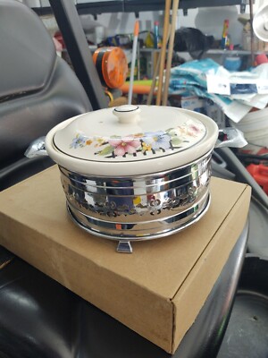 Vintage Casserole Dish and Metal Stad