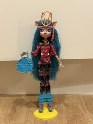 Monster High Isi Dawndancer Puppe - komplett mit Tasche & Ständer