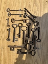 Selection Of 16 Antique Keys