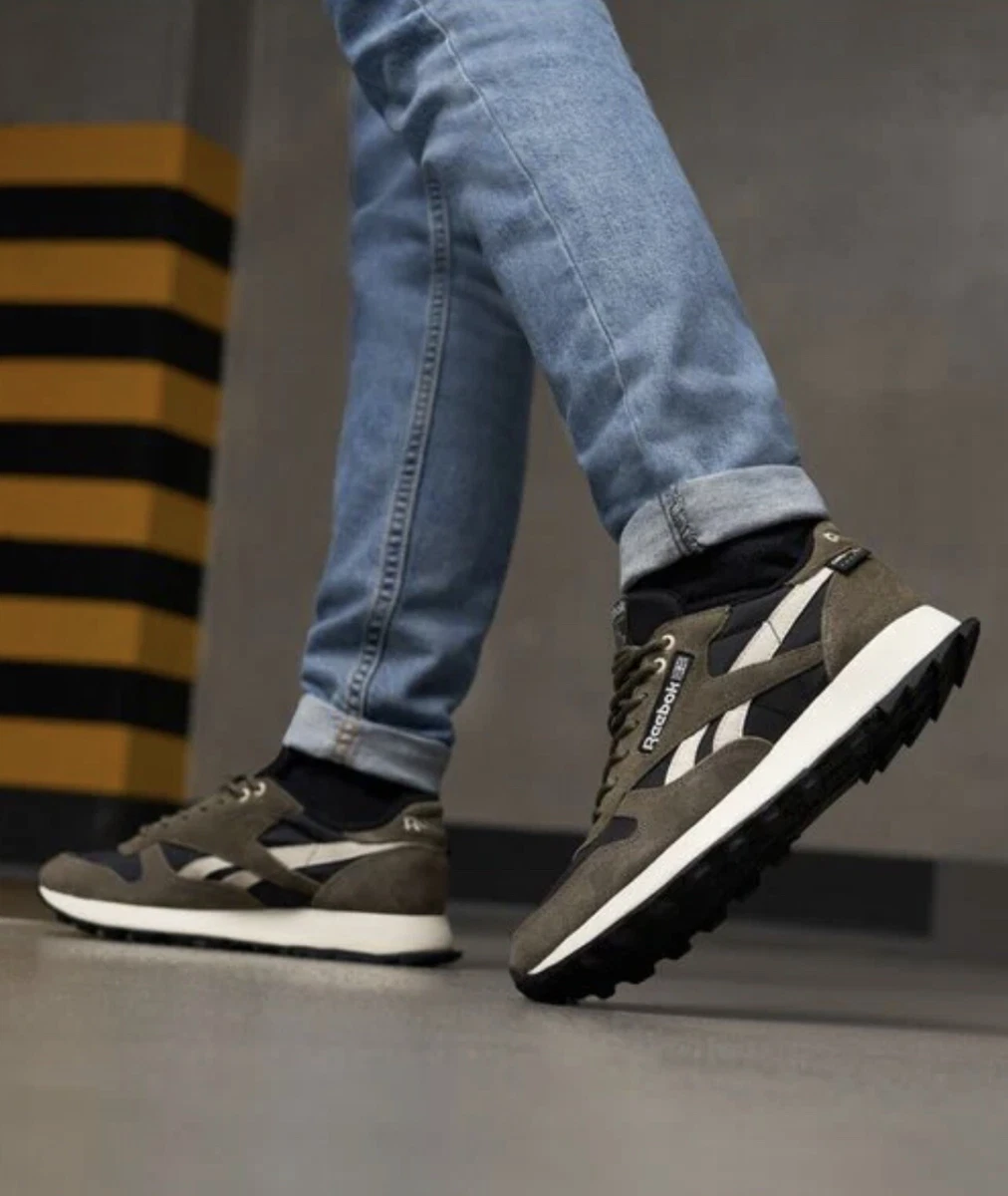 Reebok classic leather hotsell running shoes mens