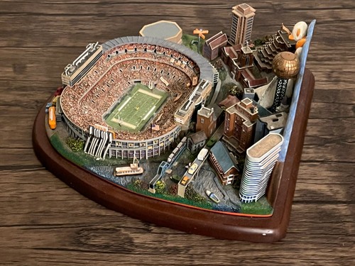 Danbury Mint Tennessee Game Day, Volunteers stadium replica/model - Picture 3 of 7