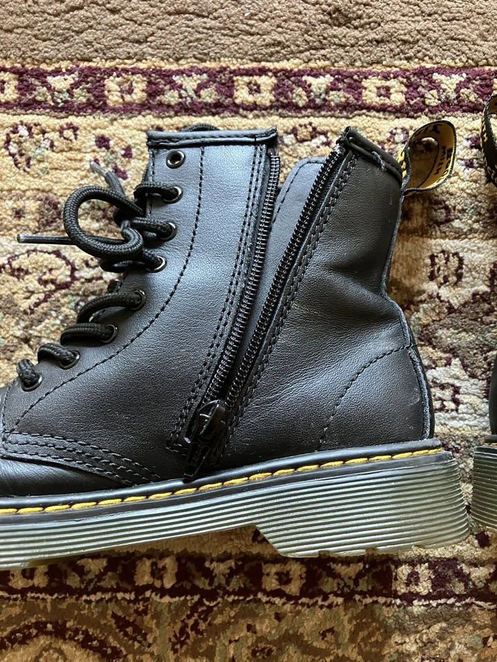 Bota Dr. Martens 1460 8 Ojos - Niño Pequeño / Niño Grande - Negra Talla - 2 Foto 4 de 4