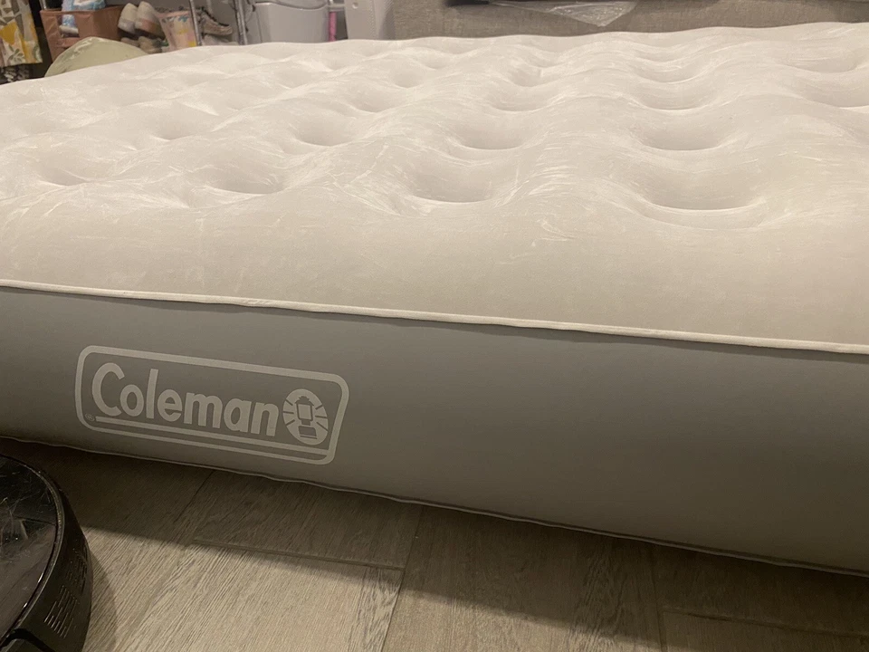 Colchón de aire extra alto Coleman QuickBed Elite con bomba 4D incorporada Queen  Foto 2 de 4