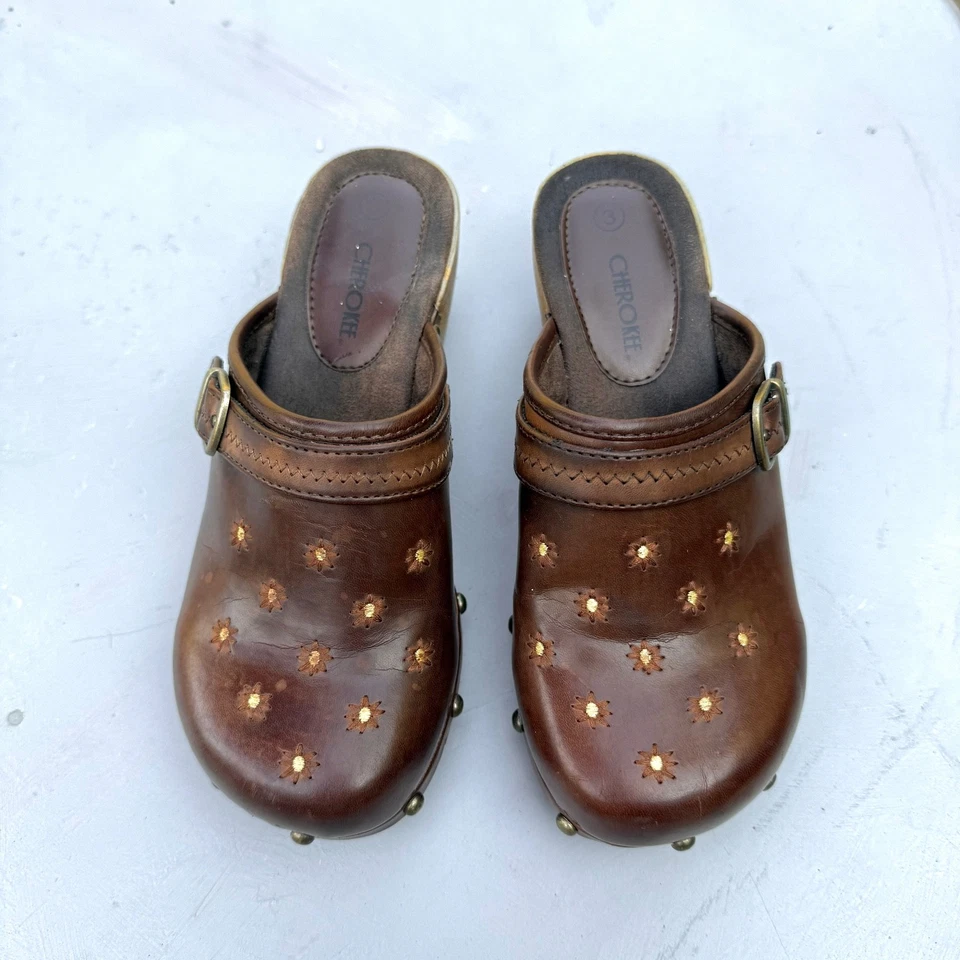 Vintage Y2K Girl’s CHEROKEE LEATHER CLOGS 3 Mules Chunky Embroidered Millennial - Image 3 of 4