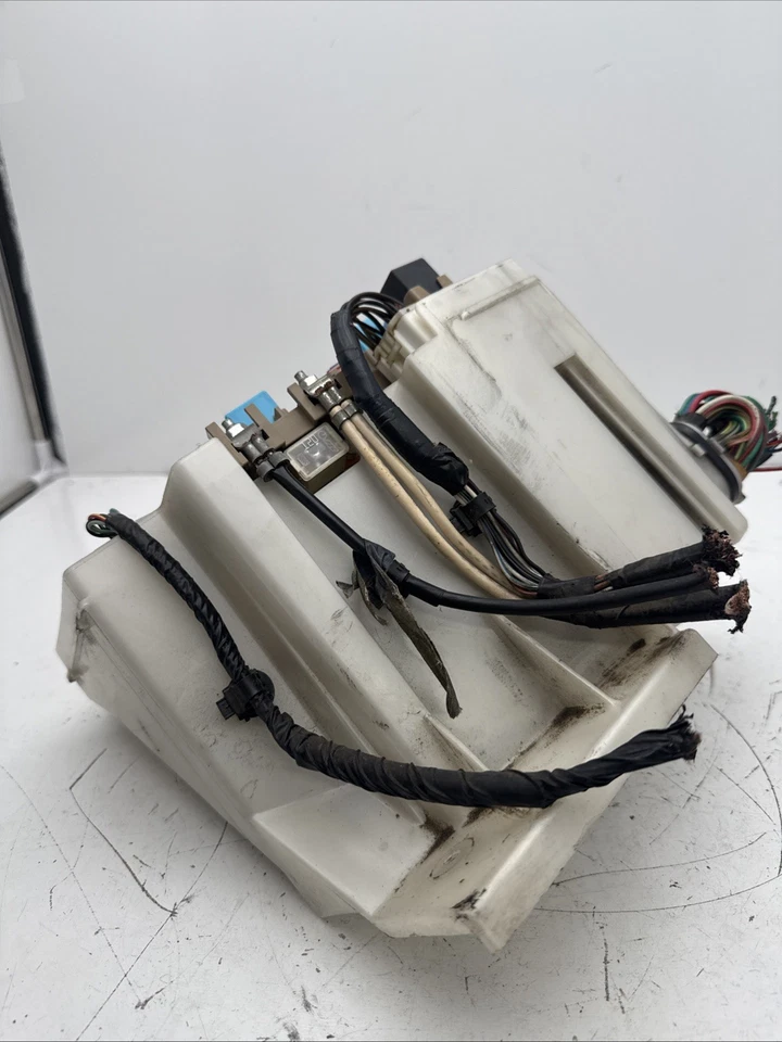 2006-2015 年马自达 Mx-5 Miata Fusebox 熔断器盒继电器模块 Ne51-66761 — 第 3/4 张图片