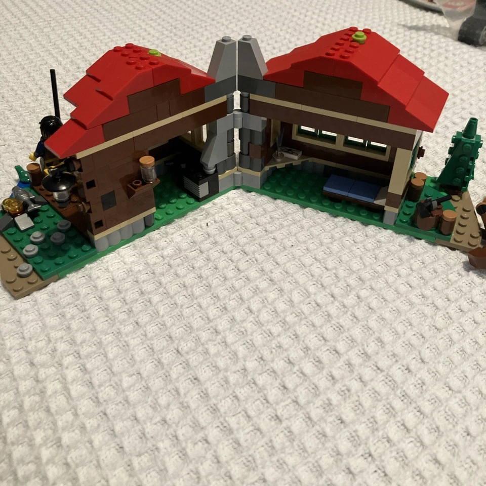 LEGO Creator 31048 Lakeside Lodge, photo 2 of 4