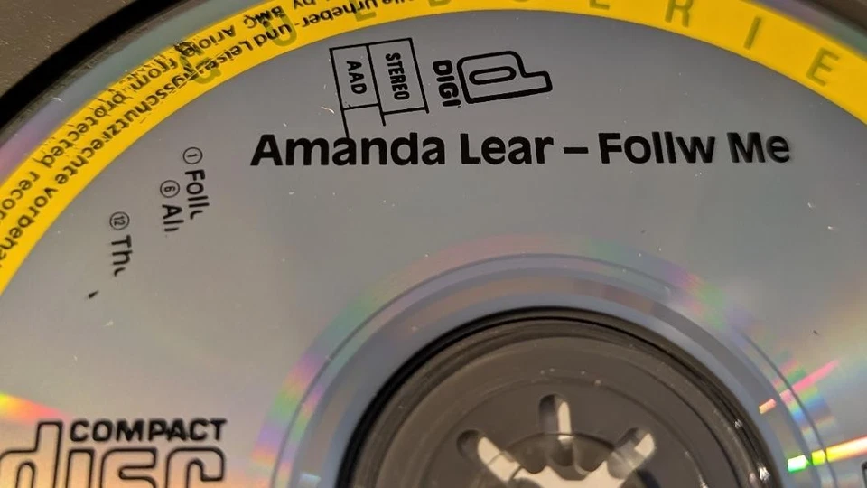 CD Amanda Lear - Follow me / Best of / Greatest Hits Collection / 16 Tracks - Bild 4 von 4