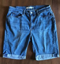 Women's Signature Levi Strauss Denim Bermuda Cuffed Shorts Sz. 16 Misses A17-35