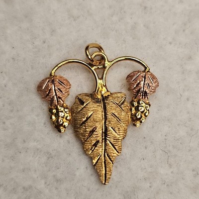 10K Landstrom Black Hills Gold Pendant Vintage Leaf & Grape Charm Estate