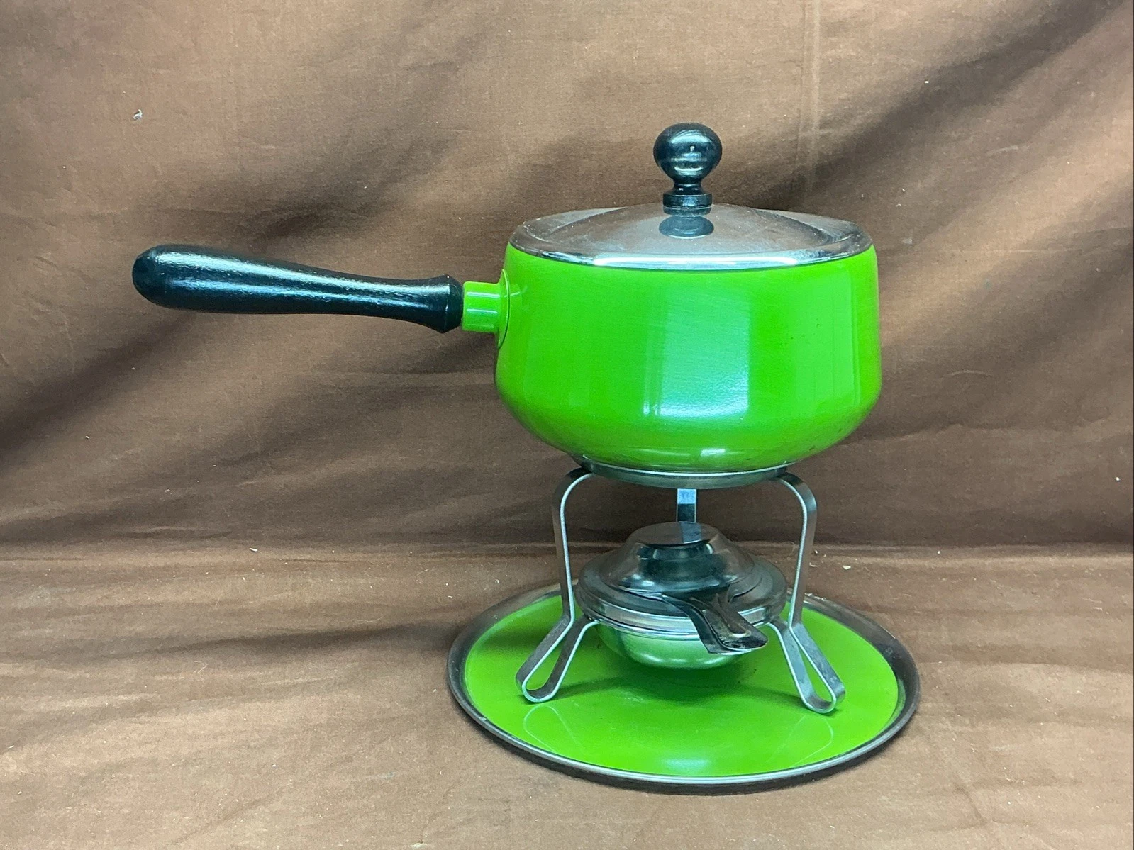 MCM Avocado Green Enameled Fondue Set - Pot stand tray warmer Retro EUC!