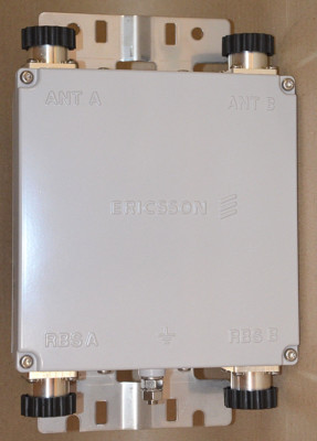 ERICSSON KRY 112 87/5 DTMA 900.SB 890-915 MHZ Verstärker 3R Gehäuse IP67 NEU OVP