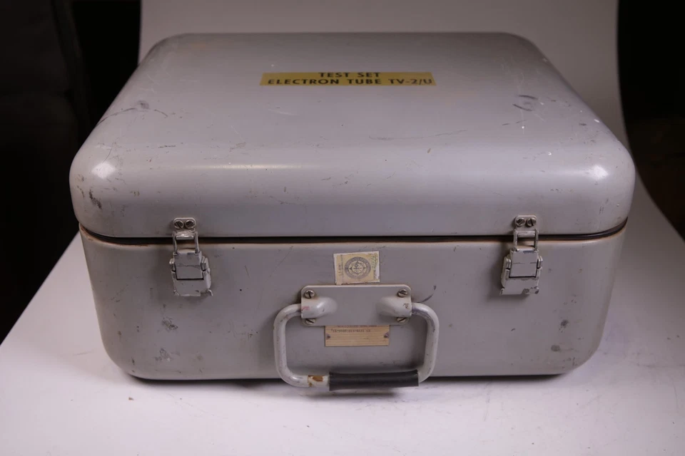 Signal Corps TV-2/U Military Tube Tester - Image 4 of 4