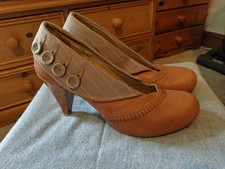 Tan Leather and fabric unusual 20s 30t vintage shoes Size 7