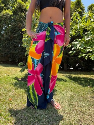 Hawaiian Design Navy Hand Painted Plumeria Blossom Wraparound Pareo Sarong Skirt