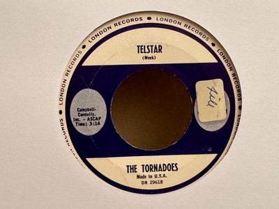 HEAR IT   THE TORNADOS TELESTAR/JUNGLE FEVER SURF LONDON LON 9561 7'' 45 RPM