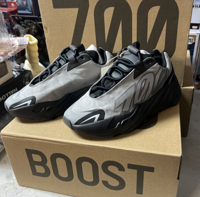 Adidas Yeezy Boost 700 MNVN Silver Metallic Size YZY New