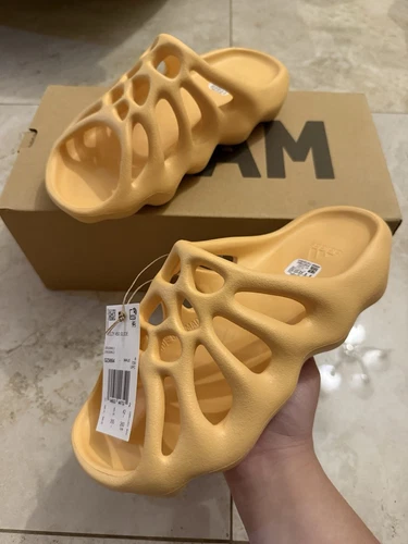 NEW Adidas Yeezy 450 Slide Cream Men's Size 8 GZ9864 Deadstock (FAST SHIPPING)