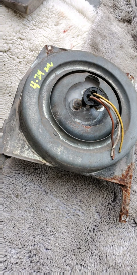 68-76 MERCEDES BENZ W114 W115 FARO CUCHARÓN MONTAJE PAR 0302604001 Foto 3 de 4