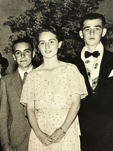 B&W *'x10" Photo, Memorial Junior H.S. Graduating Class June 1931, Play "Penrod" - Picture 7 of 10